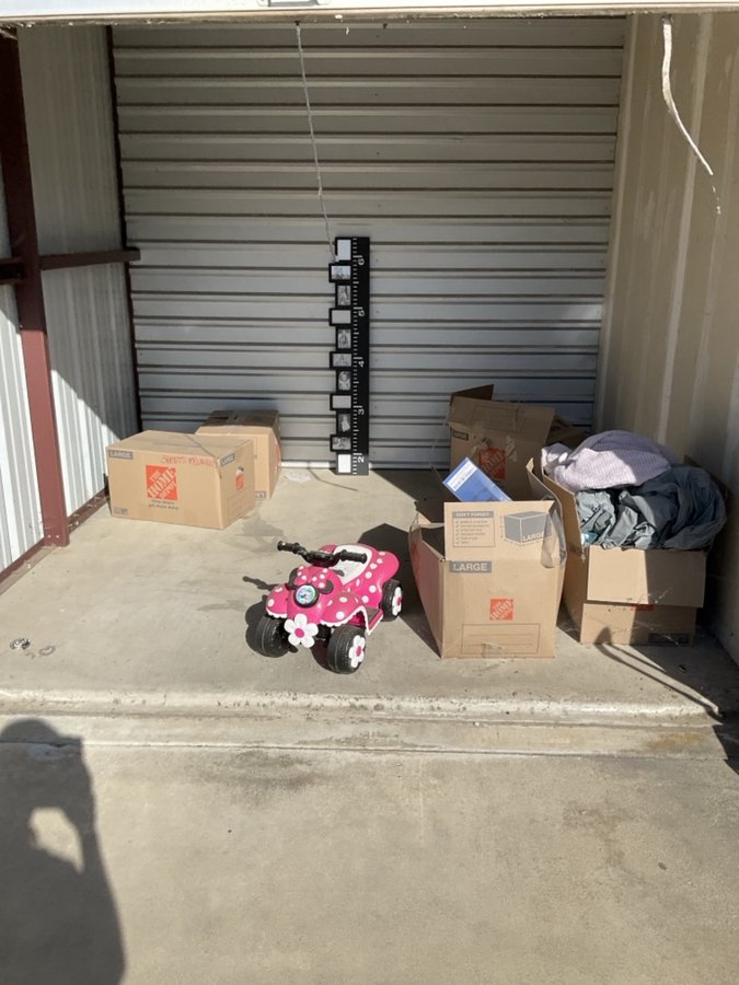 10 x 10 storage unit in Ceres, CA