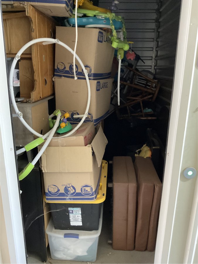 6 x 10 storage unit in Madera, CA