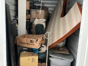 5 x 10 storage unit in Ceres, CA