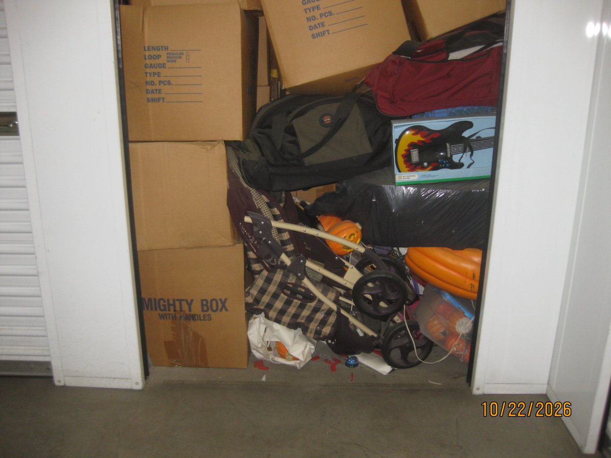 5 x 4 storage unit in Van Nuys, CA