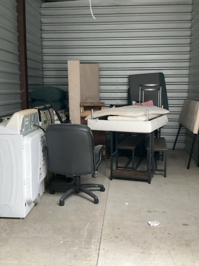 10 x 15 storage unit in Ceres, CA