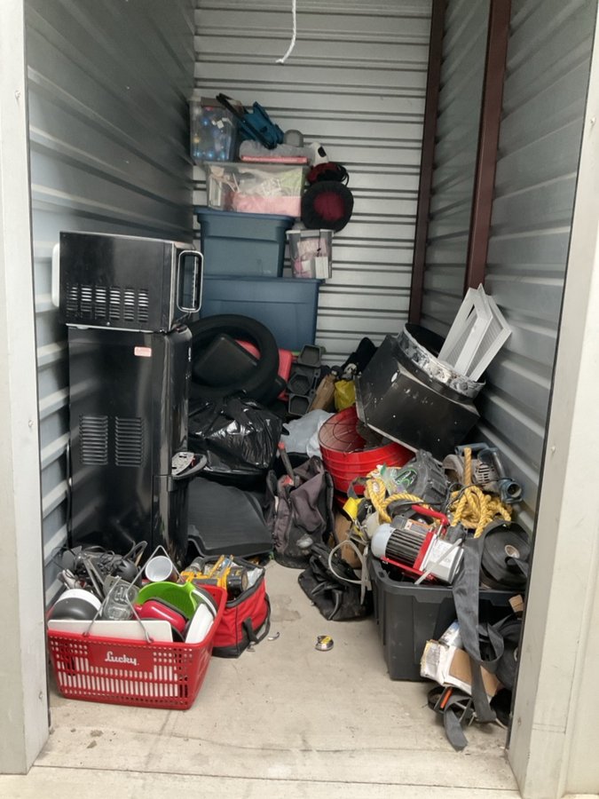 5 x 10 storage unit in Ceres, CA
