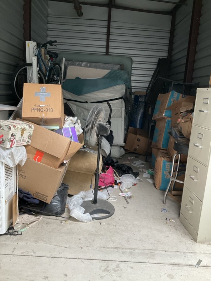 10 x 15 storage unit in Ceres, CA