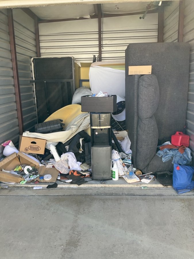 10 x 10 storage unit in Ceres, CA