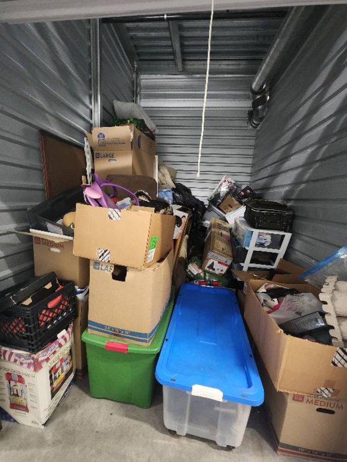 7 x 10 storage unit in North Las Vegas, NV