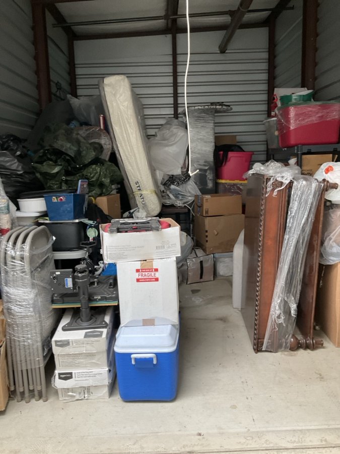 10 x 15 storage unit in Ceres, CA