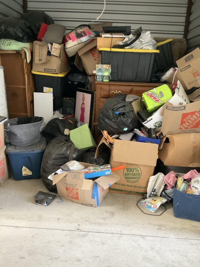 10 x 10 storage unit in Ceres, CA