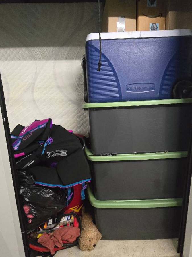 10 x 5 storage unit in Vallejo, CA