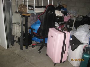 10 x 10 storage unit in Van Nuys, CA