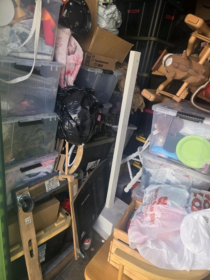 10 x 15 storage unit in Norwalk, CA