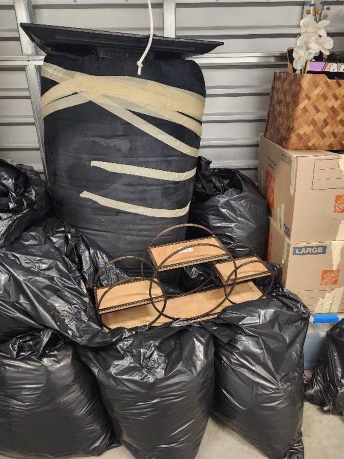 10 x 5 storage unit in North Hollywood, CA