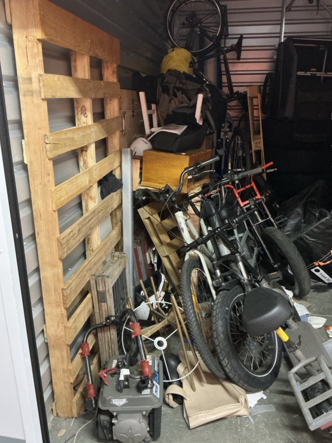 10 x 15 storage unit in San Diego, CA