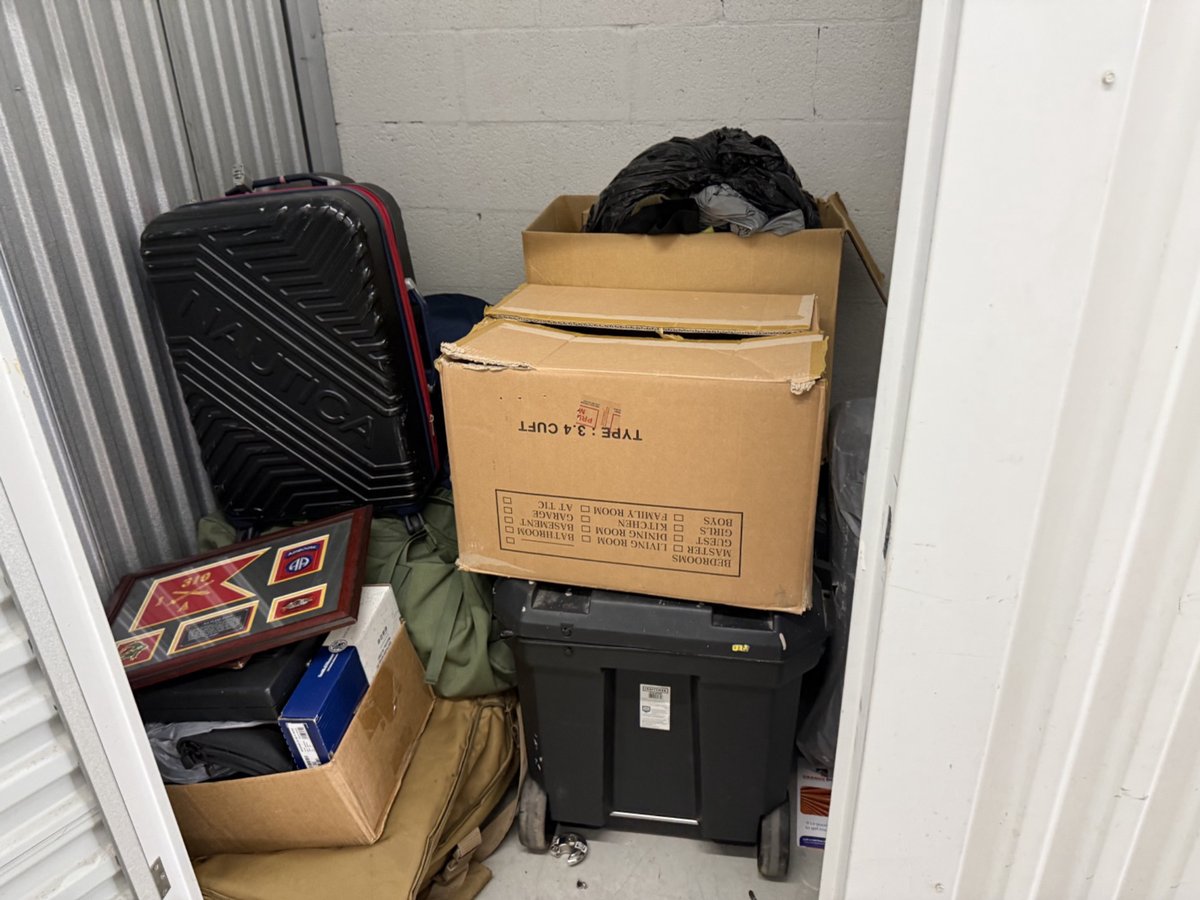 5 x 5 storage unit in Coral Springs, FL