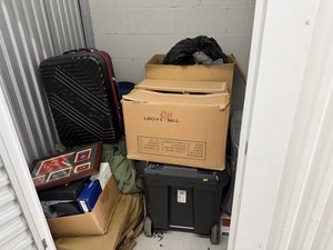 5 x 5 storage unit in Coral Springs, FL