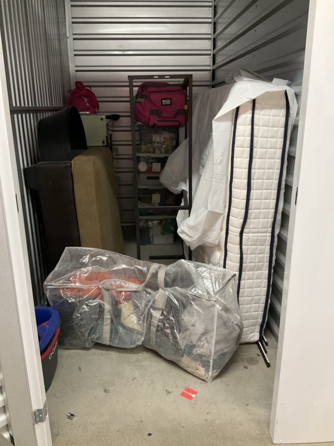 5 x 10 storage unit in Modesto, CA