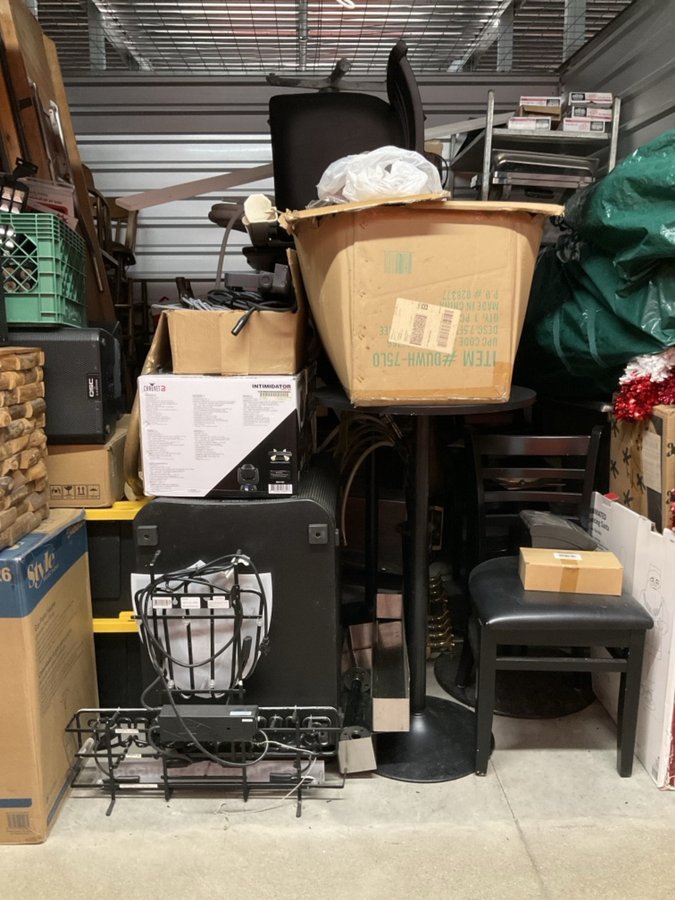 10 x 10 storage unit in Modesto, CA