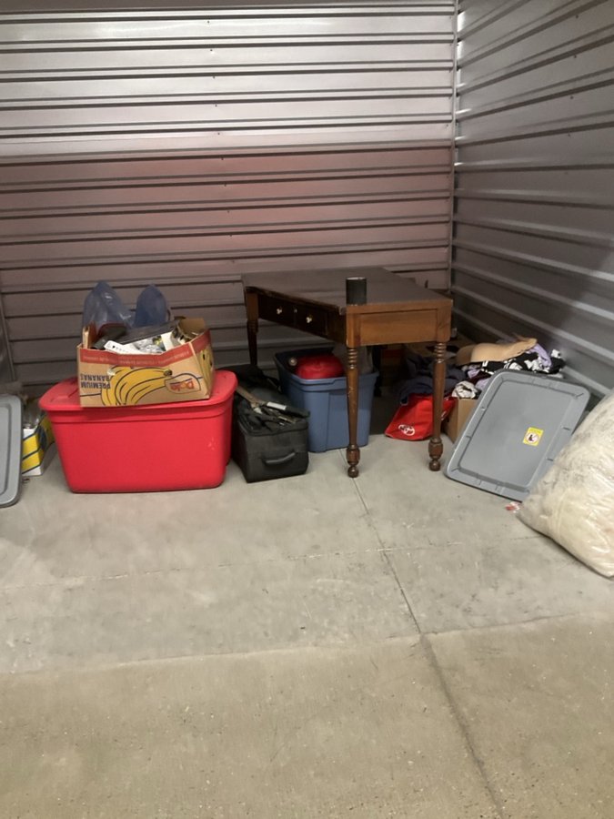 10 x 10 storage unit in Modesto, CA