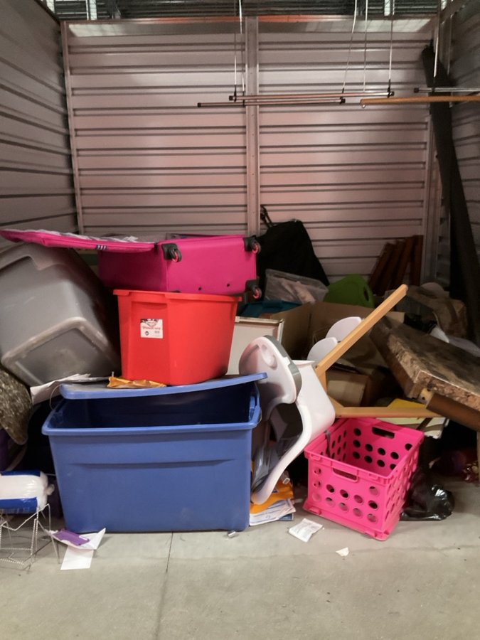 10 x 10 storage unit in Modesto, CA