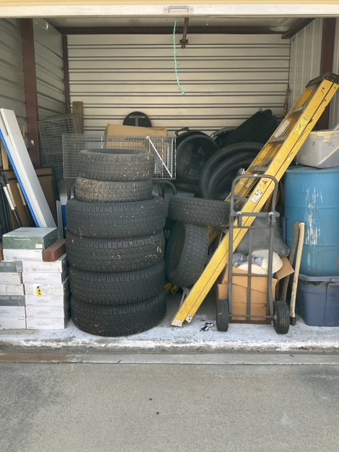 10 x 10 storage unit in Soulsbyville, CA