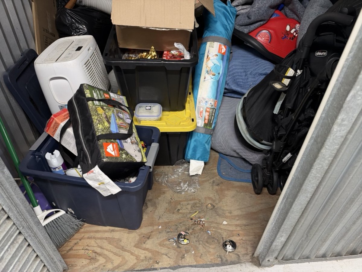 8 x 10 storage unit in Anaheim, CA