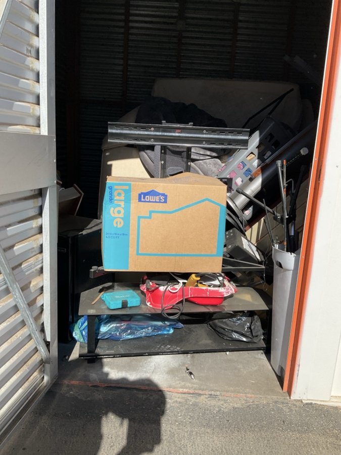 10 x 10 storage unit in Fresno, CA