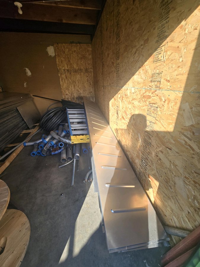 10 x 15 storage unit in Norwalk, CA