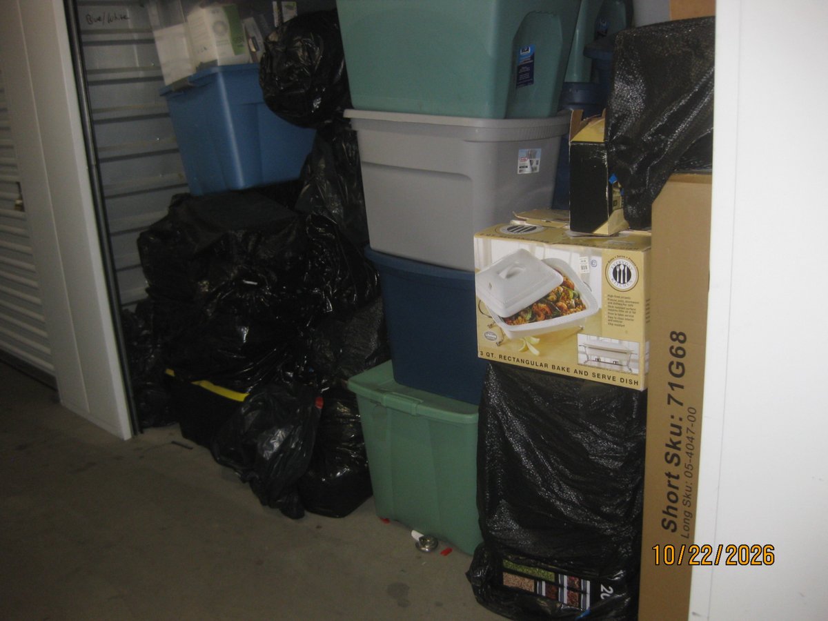 10 x 11 storage unit in Van Nuys, CA