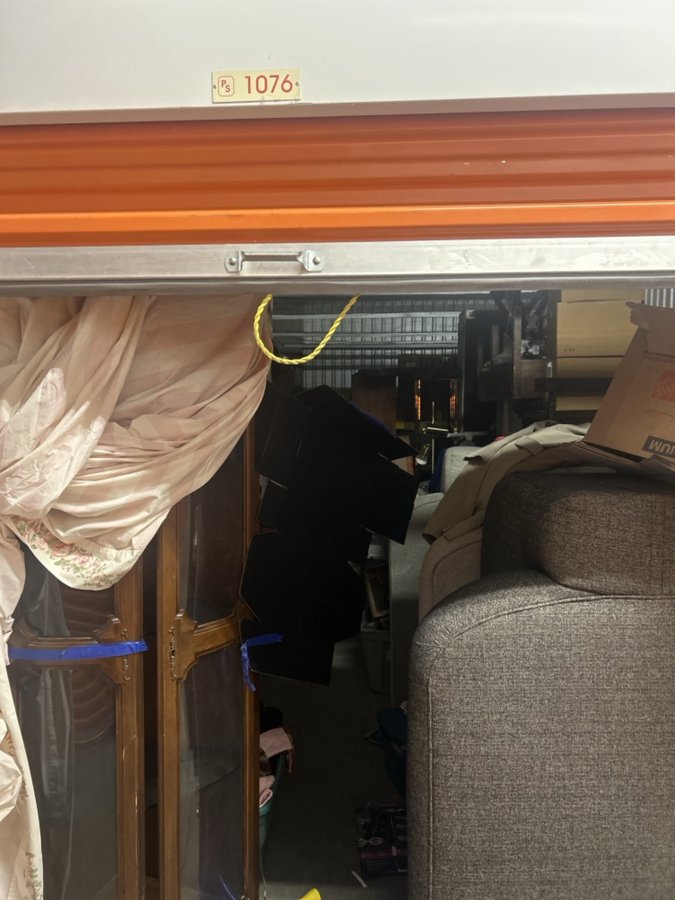10 x 30 storage unit in Los Angeles, CA