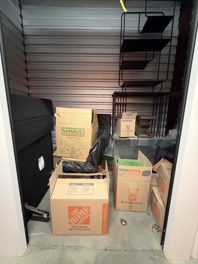 5 x 10 storage unit in La Mirada, CA