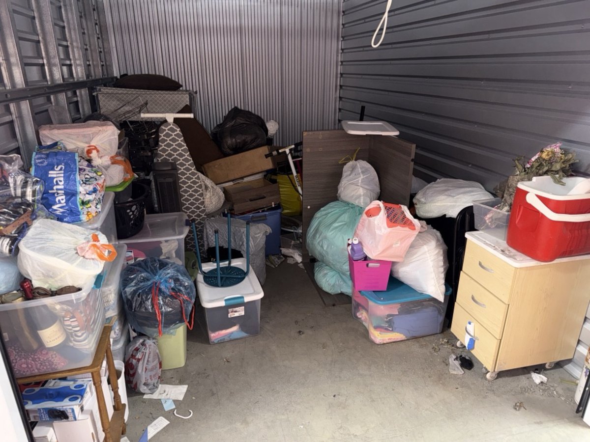 10 x 15 storage unit in Gardena, CA