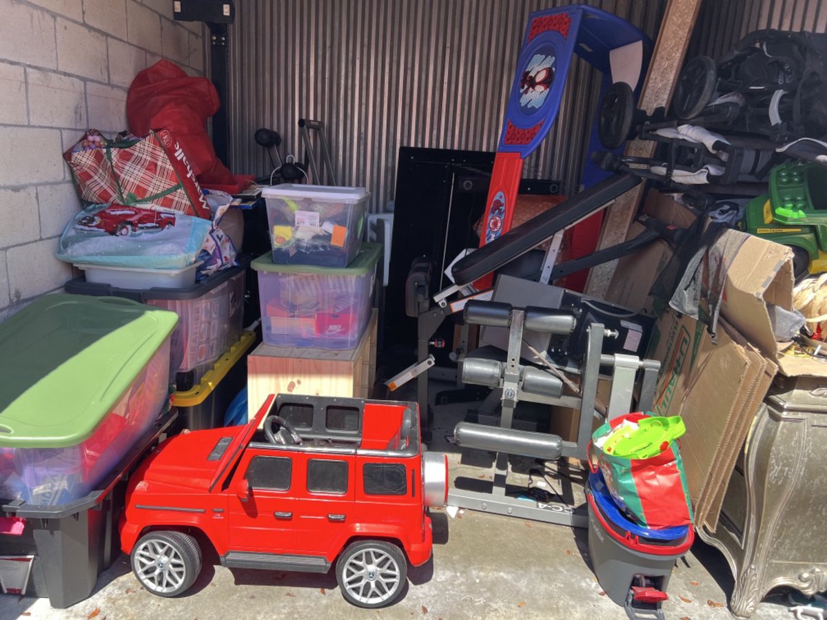 10 x 10 storage unit in Ft Lauderdale, FL