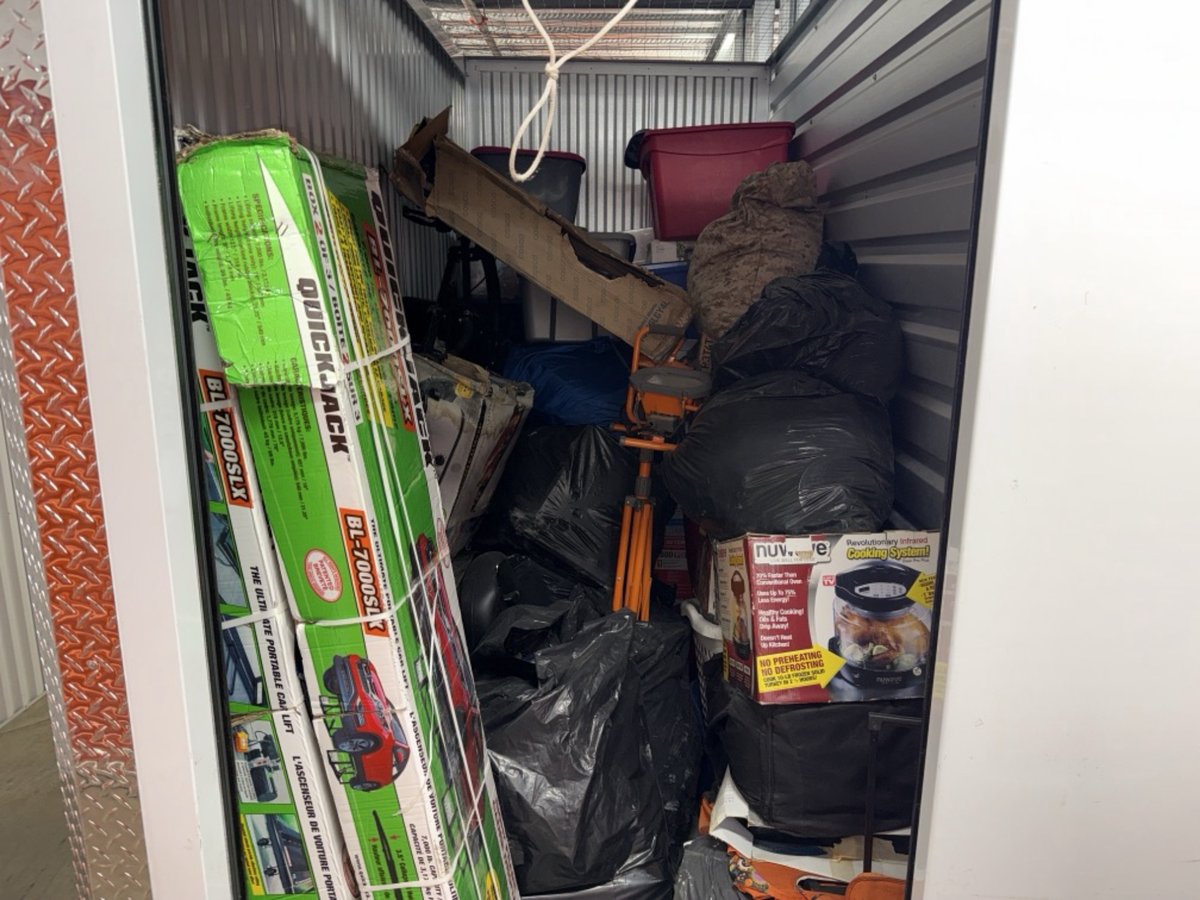 5 x 10 storage unit in Gardena, CA
