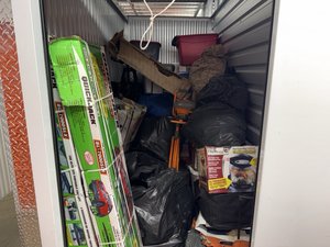 5 x 10 storage unit in Gardena, CA