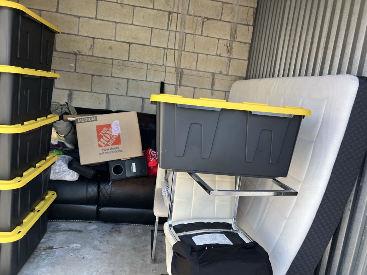 10 x 10 storage unit in Ft Lauderdale, FL