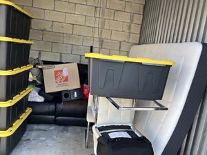 10 x 10 storage unit in Ft Lauderdale, FL