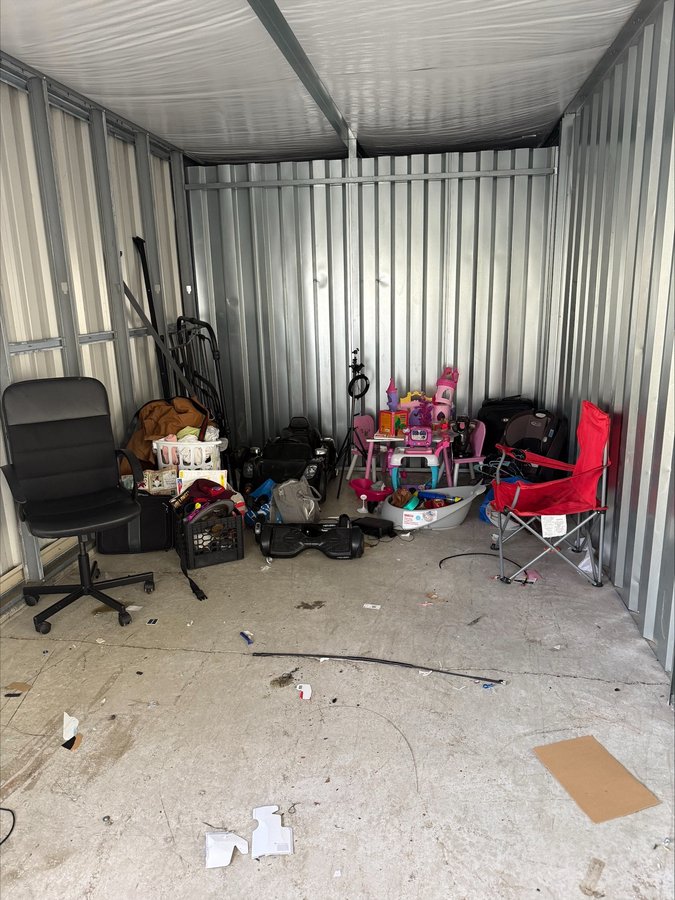 10 x 15 storage unit in Danbury, CT