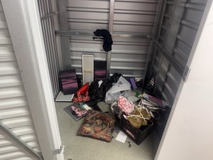 5 x 5 storage unit in Gardena, CA