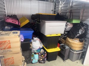 10 x 10 storage unit in Gardena, CA