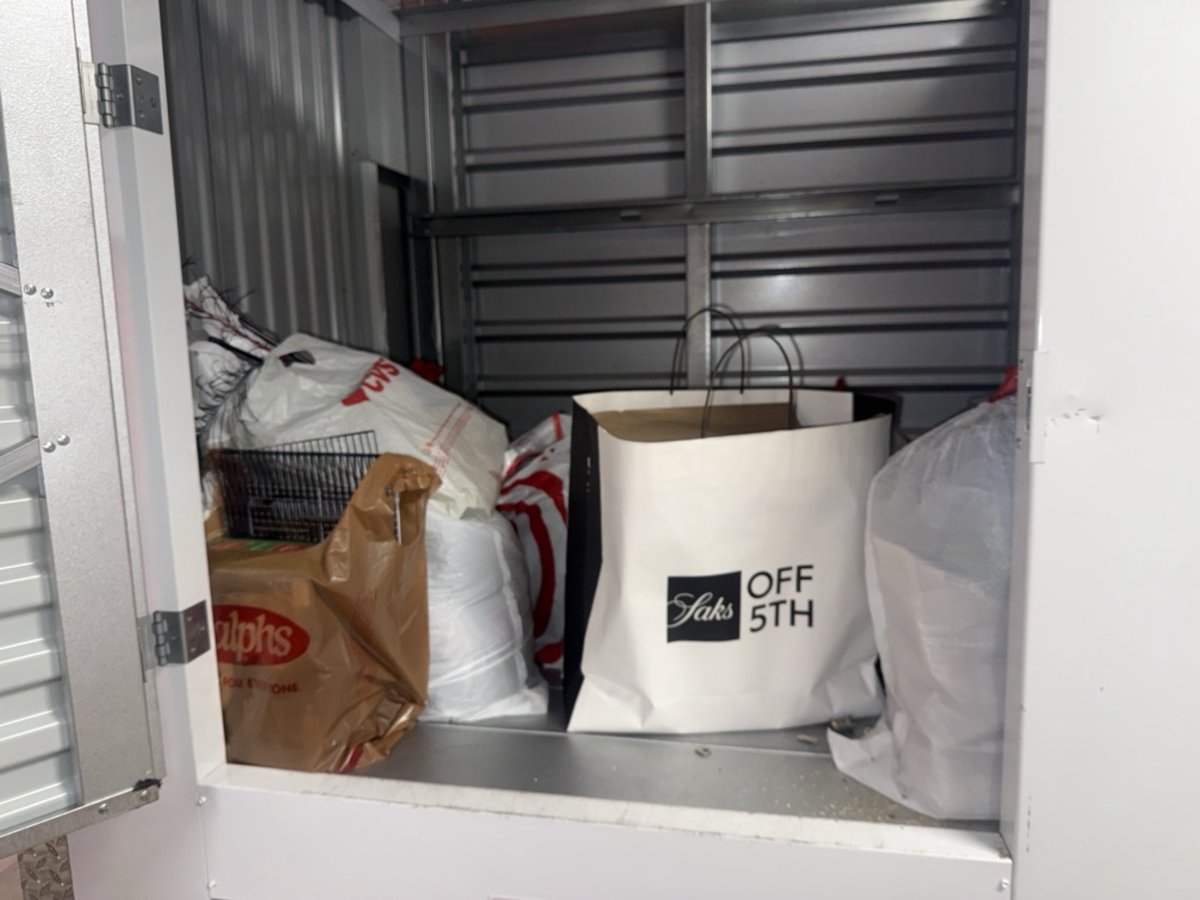 5 x 5 storage unit in Gardena, CA