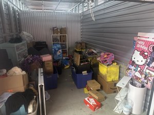 10 x 15 storage unit in Gardena, CA
