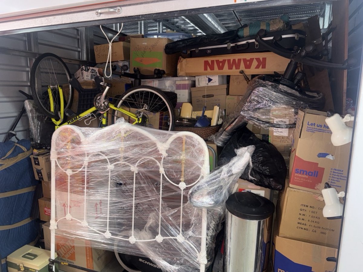 10 x 20 storage unit in Gardena, CA