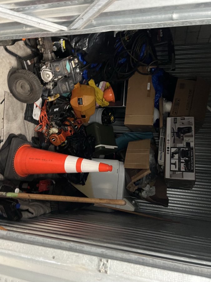 10 x 10 storage unit in Ft Lauderdale, FL