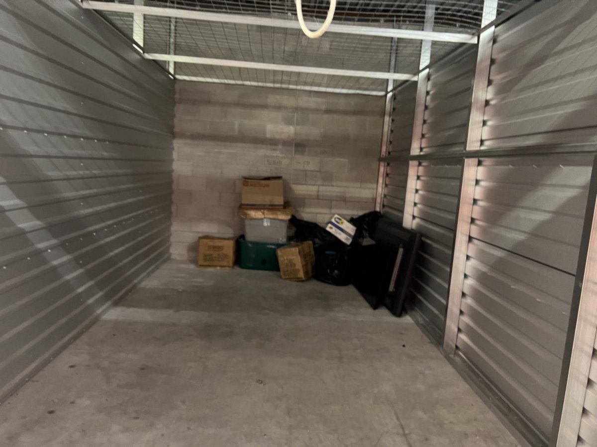 10 x 20 storage unit in Ft Lauderdale, FL