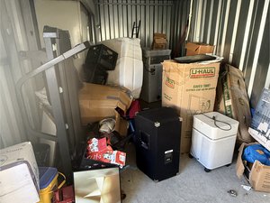 10 x 15 storage unit in Danbury, CT