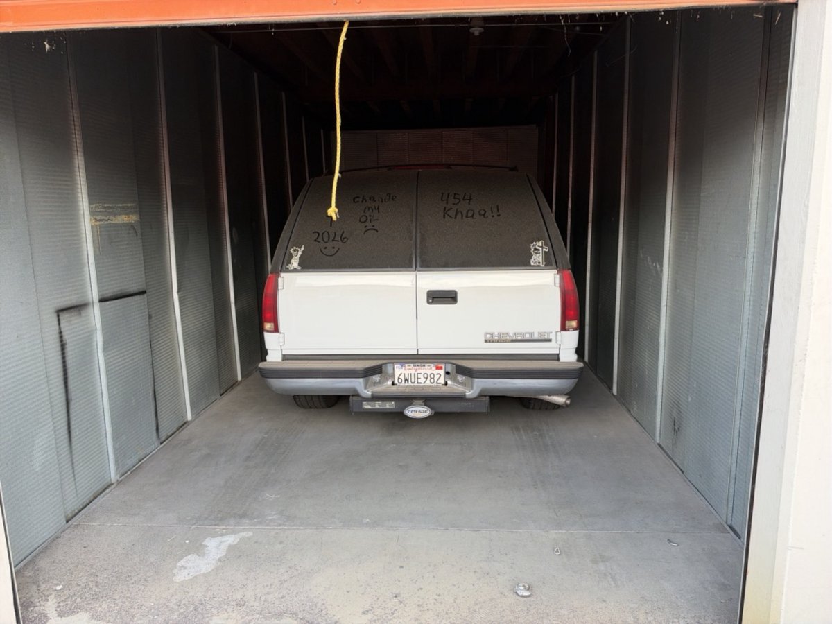 10 x 25 storage unit in Orange, CA