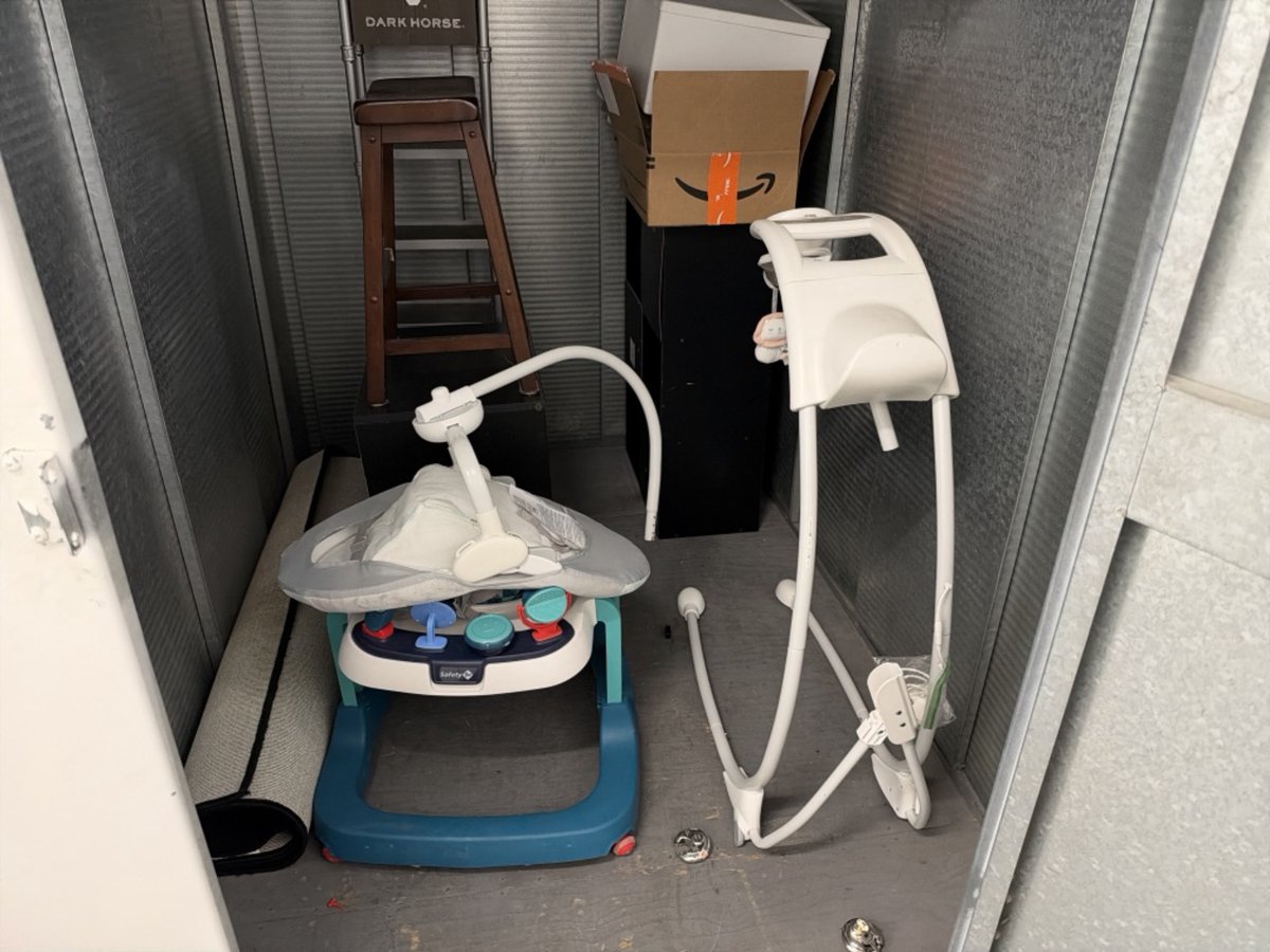 5 x 7 storage unit in Orange, CA