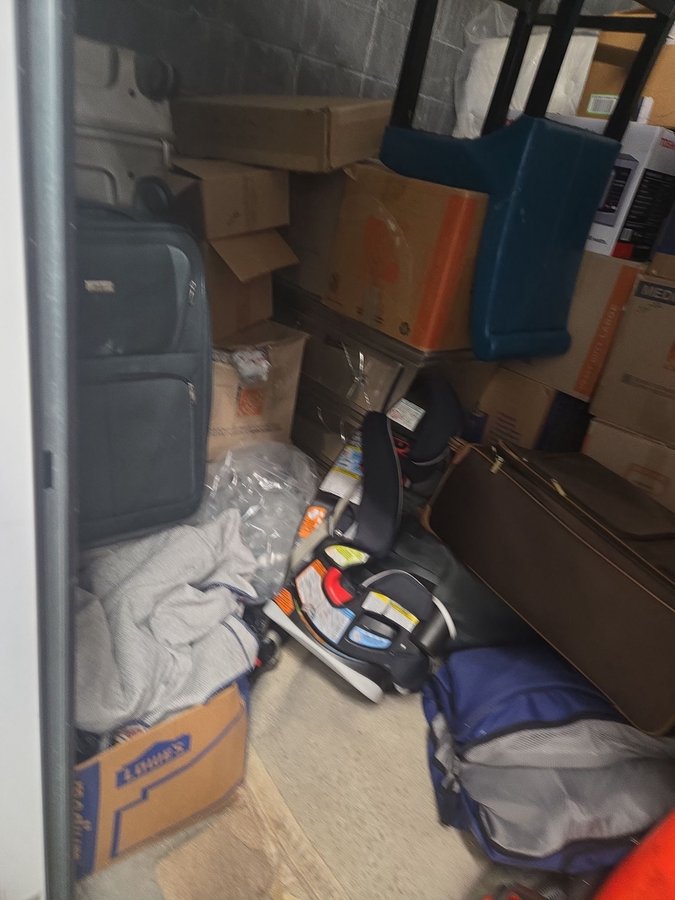 10 x 10 storage unit in Ellicott City, MD