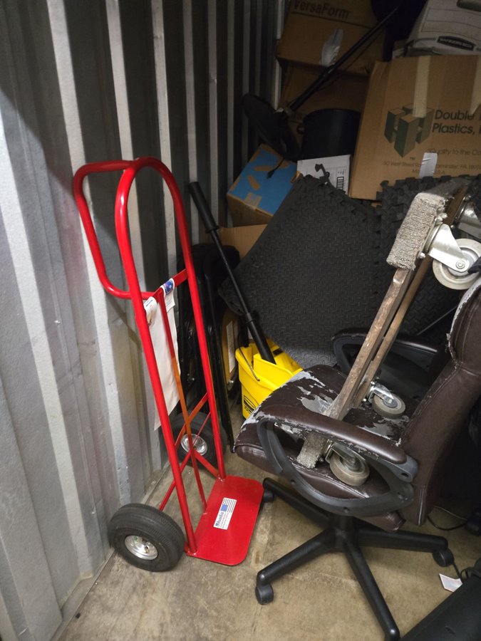 10 x 10 storage unit in Elkridge, MD