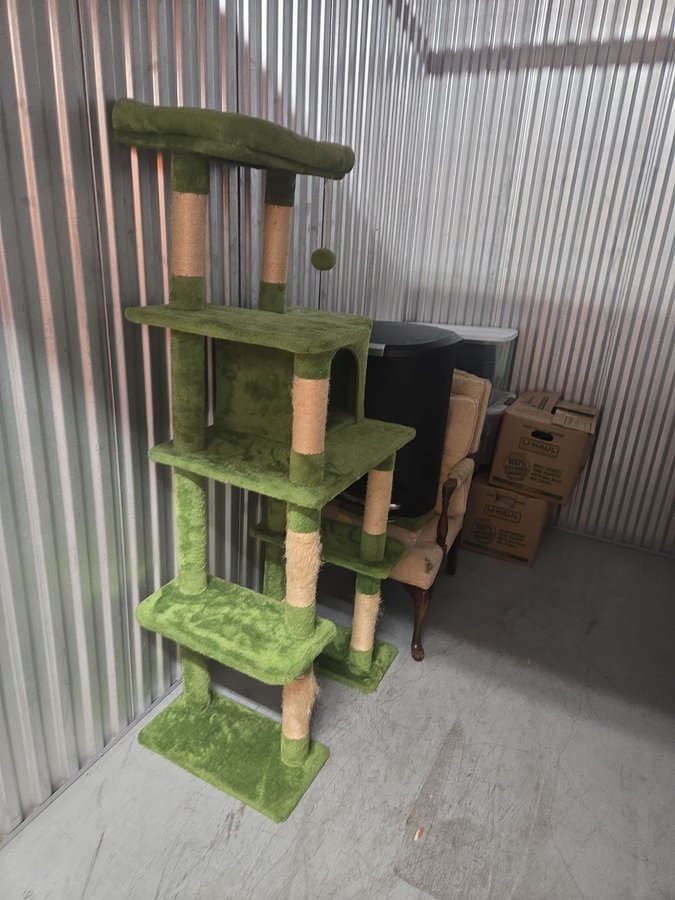 5 x 10 storage unit in Baltimore, MD