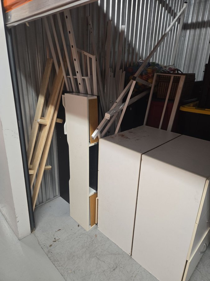 10 x 10 storage unit in Baltimore, MD